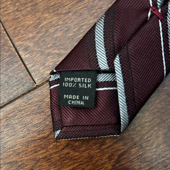 Jos. A. Bank 100% Silk Burgundy and Silver Striped Tie, New with Tags - Picture 9 of 11